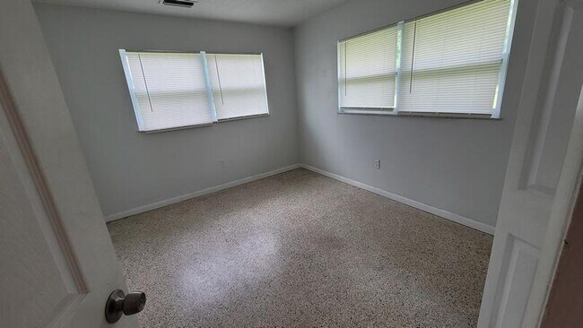 Building Photo - 5370 FL-46