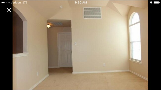 Foto del edificio - 207 Rose Garden Way