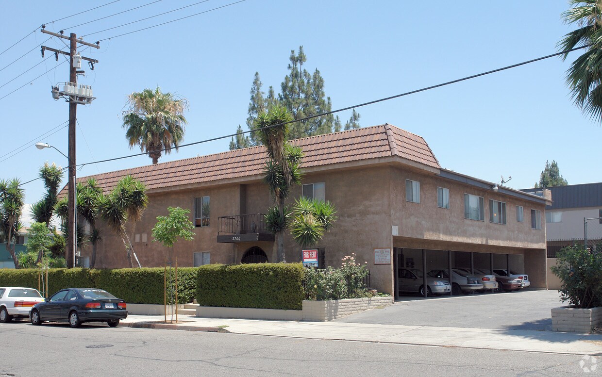 Foto del edificio - 3700 Cranford Ave