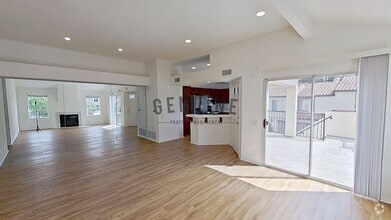 Building Photo - 137 Corsica Dr