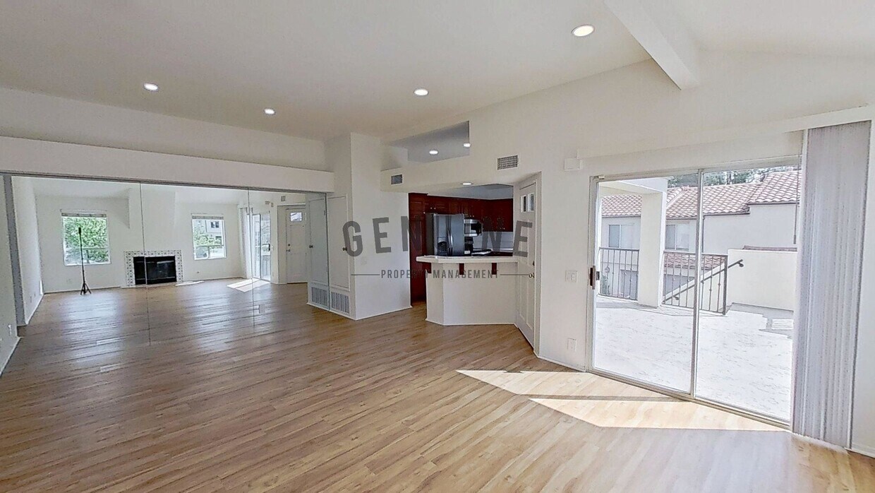 Foto principal - 2Bd 1Ba Condo in Newport Beach
