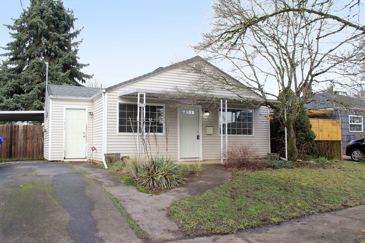 Foto principal - Sensational South Tabor 3 Bedroom Home w/L...