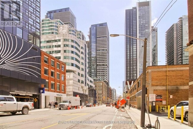 Building Photo - 115-3115 Blue Jays Way