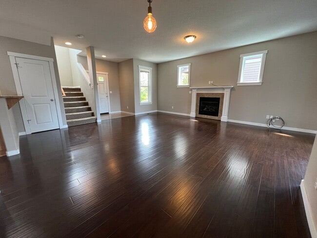 Building Photo - Application Pending - 3 Bedroom House For Rent In Hood River