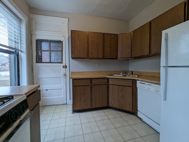 Foto del edificio - 3523 N Racine Ave