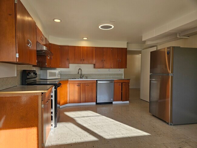 Foto del edificio - 751 Hazel Ave N