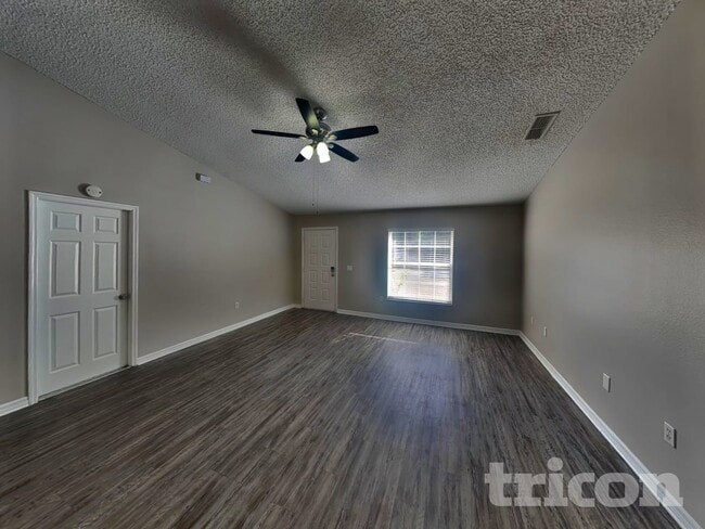 Building Photo - 3390 Shalimar Cir