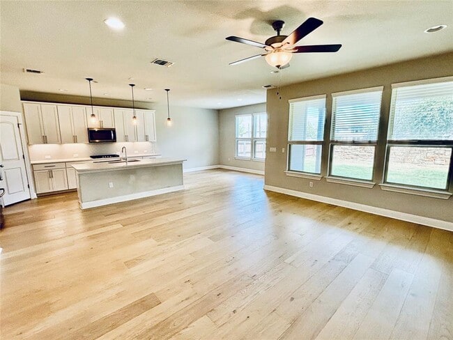 Building Photo - 14001 Salice Dr