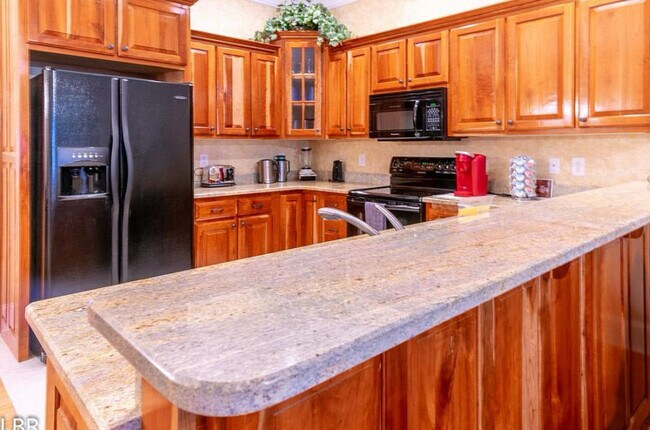 Foto del edificio - 1655 Lakeview Dr