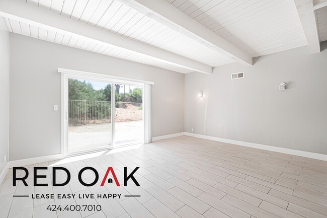 Foto del edificio - 915 Paseo Grande