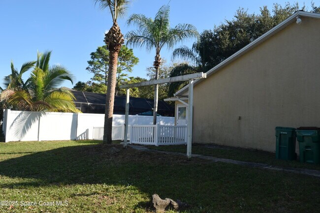 Foto del edificio - 719 Samuel Chase Ln