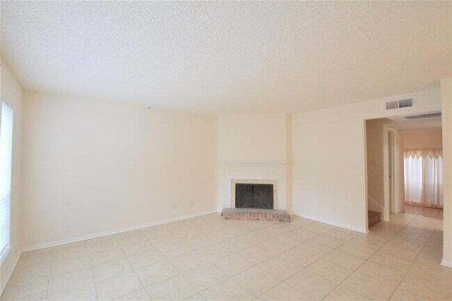 Foto del edificio - 6532 E Hill Dr