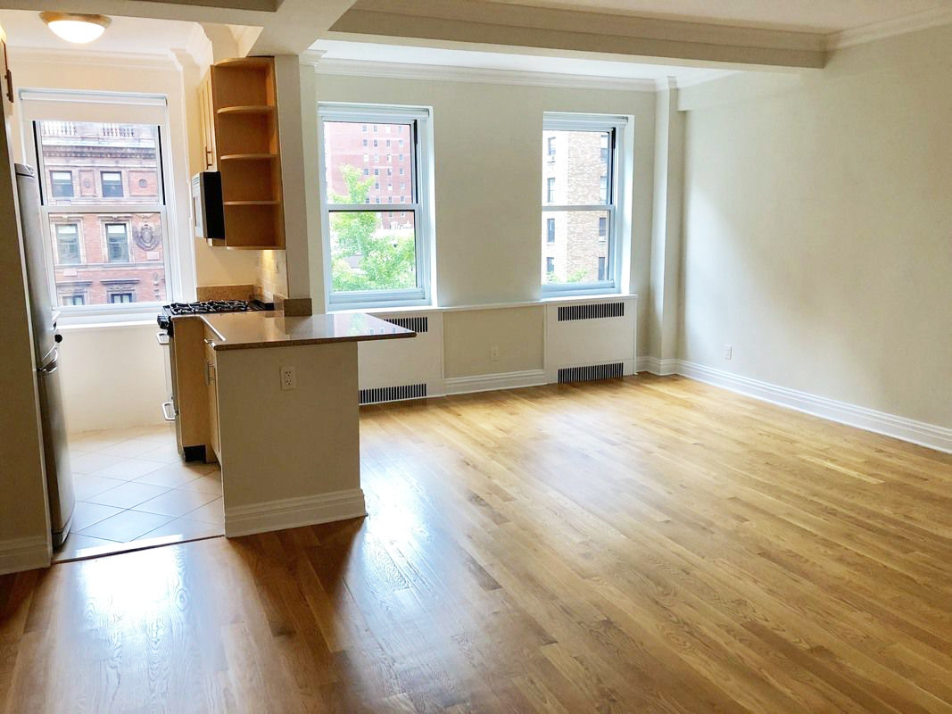 Primary Photo - 20 Park Ave