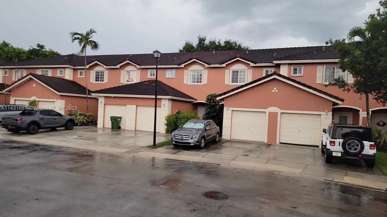 Primary Photo - 907 NW 100th Ave