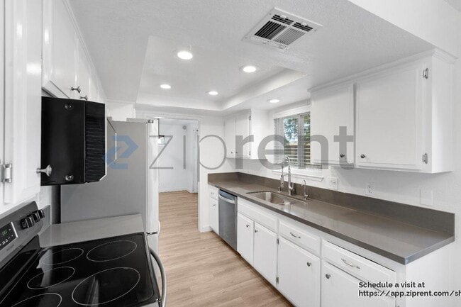 Foto del edificio - 9421 Feickert Dr
