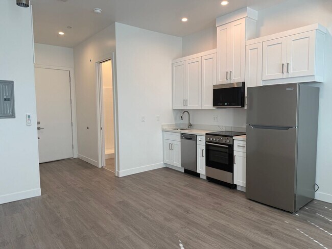 Building Photo - 455 W Holmes Ave