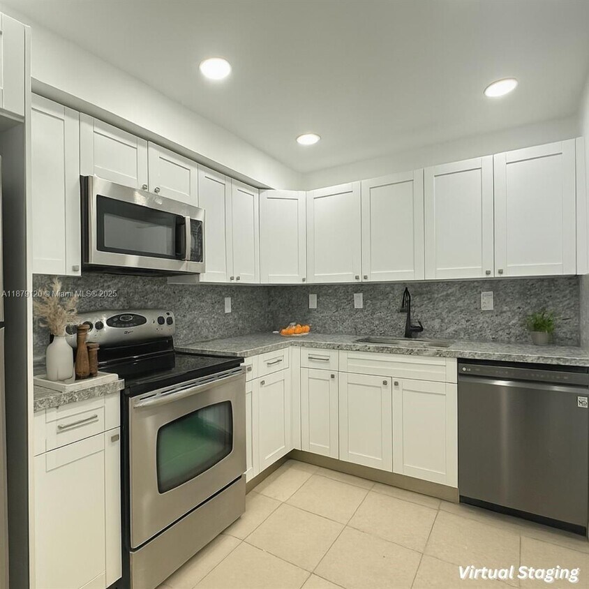 Foto principal - 7300 NW 17th St