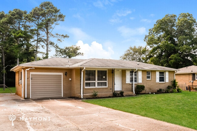 Building Photo - 7708 Saxon Dr SW