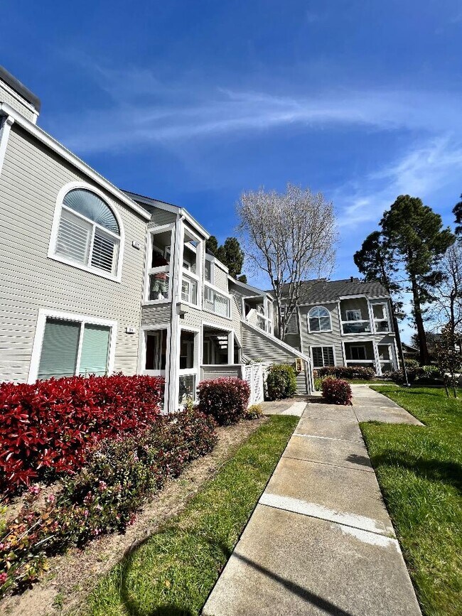 Foto del edificio - 876 Boardwalk Pl