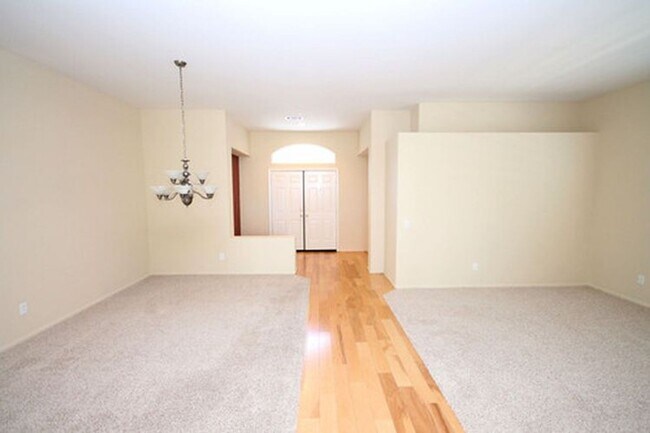 Foto del edificio - Exceptional Executive Single Story Home