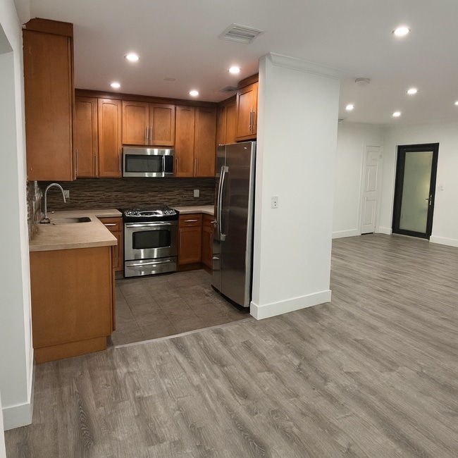 Foto del edificio - 425 NE 109th St