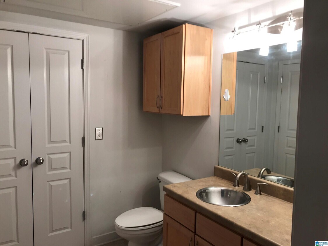 Primary Photo - 2020 5th Ave S