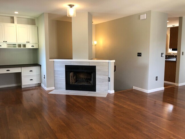 Building Photo - Beautiful 3 Bdrm house in South Anchorage ...