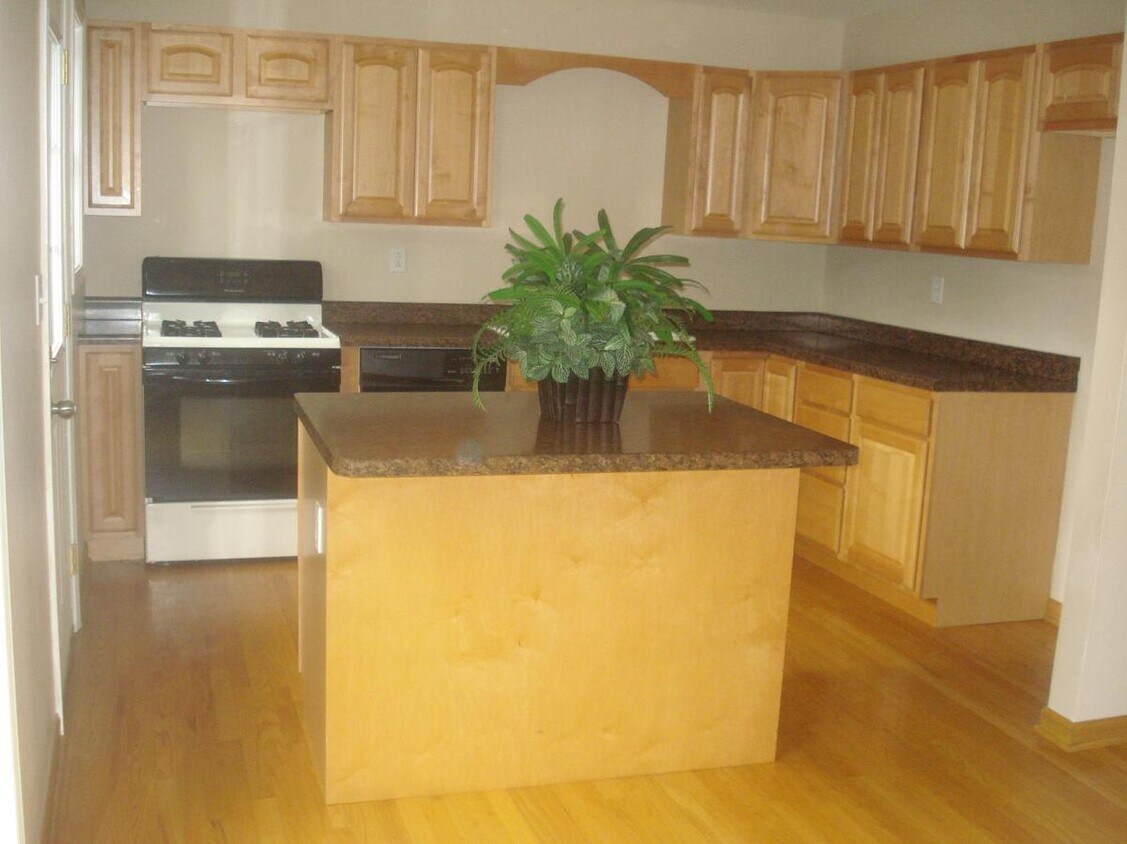 Primary Photo - 18136 W Valley Dr