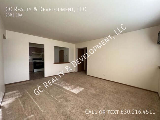 Building Photo - ***HUNTLEY / 2 BDRM / APPL INCL / COIN LAU...