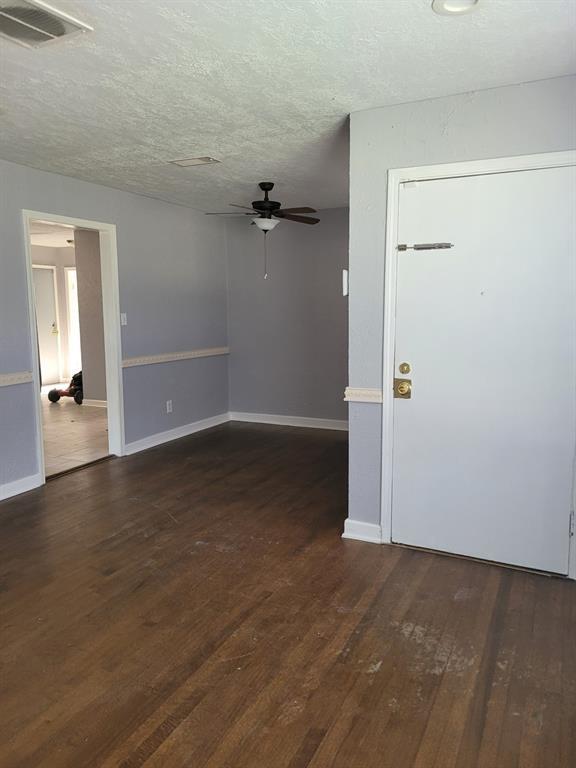 Foto del edificio - 5754 Belarbor St