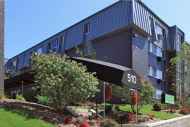 Building Photo - The Highlands Apartments