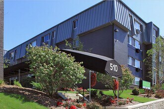 Building Photo - The Highlands Apartments