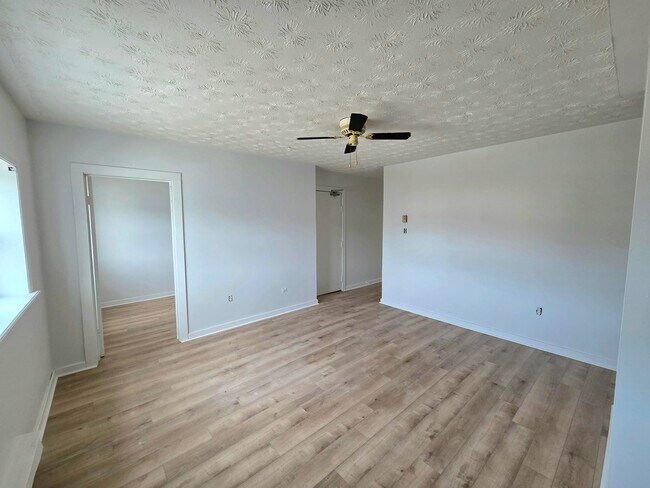 Photo du bâtiment - 80 Ross St