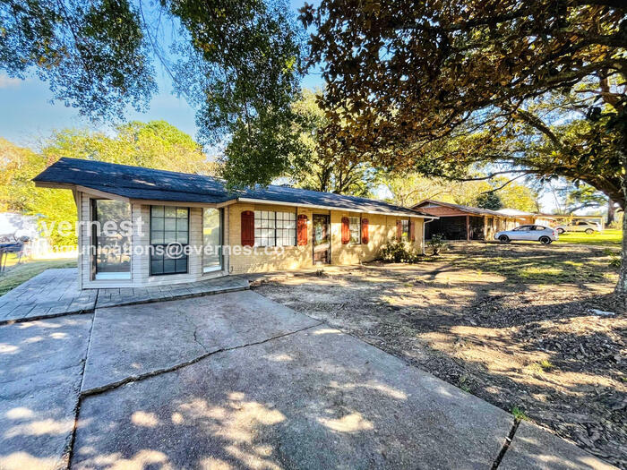 Foto principal - 3010 Center St