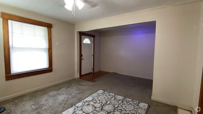 Building Photo - 2217 SW Kenilworth Ct