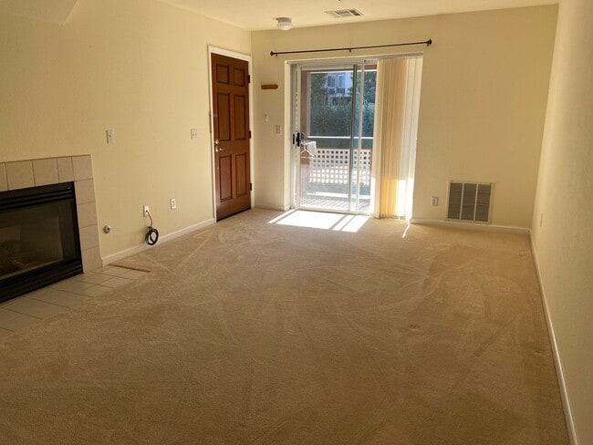 Building Photo - 105 Stone Pine Ln