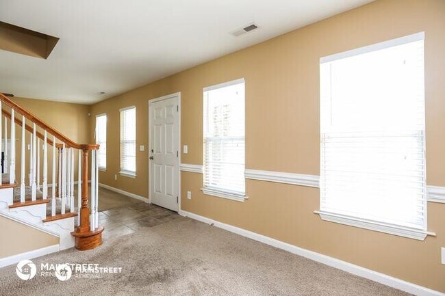 Building Photo - 711 Walnut Crossing Dr, Whitsett, NC 27377