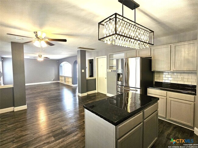Building Photo - 13139 Almond Bend Dr