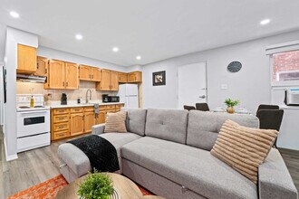 Building Photo - 168 McCaul St