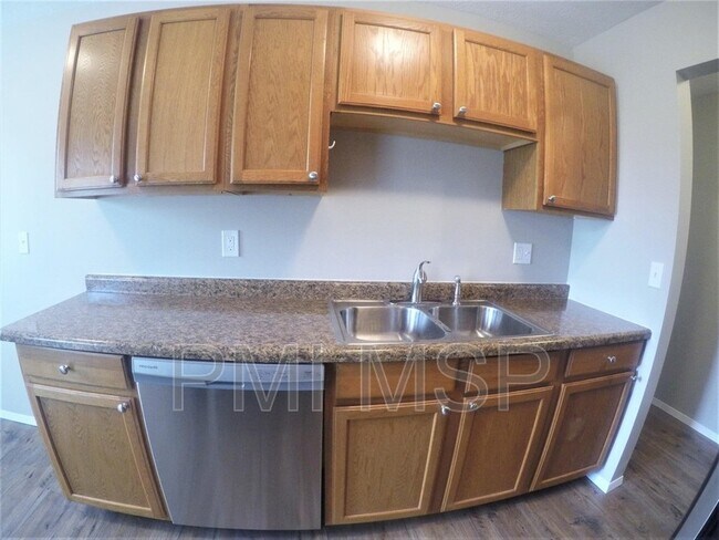 Building Photo - 1015 County Rd D E