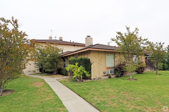 Building Photo - 13262 Fletcher St