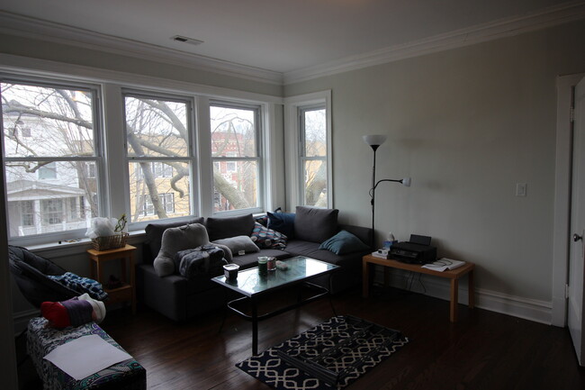 Foto del edificio - 3457 N Avers Ave