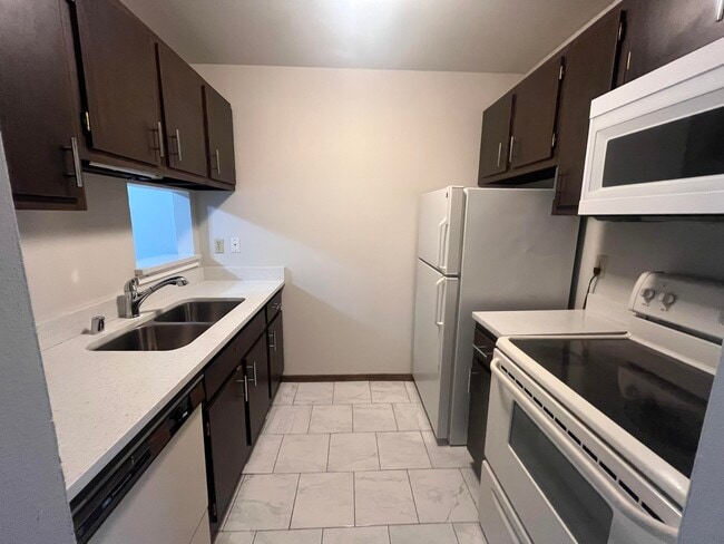 Foto del edificio - 6179 W Cold Spring Rd