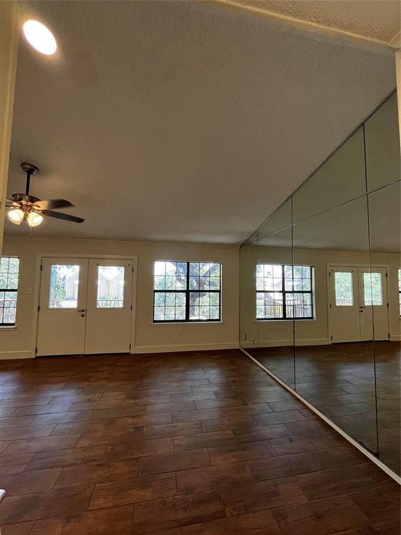 Foto del edificio - 21107 Highland Lake Dr