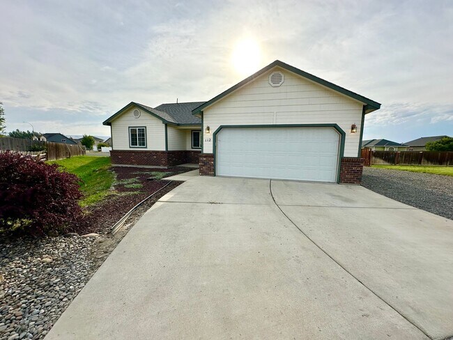 Foto del edificio - 3 Bedroom Home North of CWU