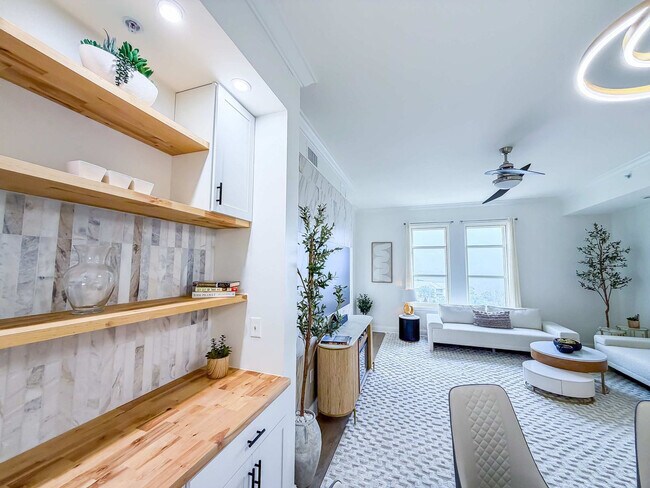 Foto del edificio - 4050 Marriott Dr