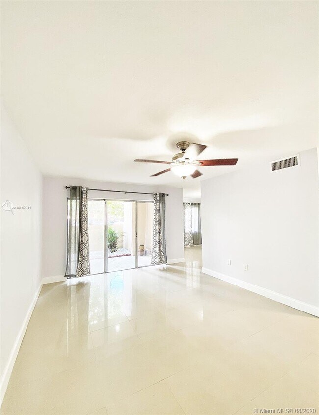 Building Photo - 10651 SW 108th Ave
