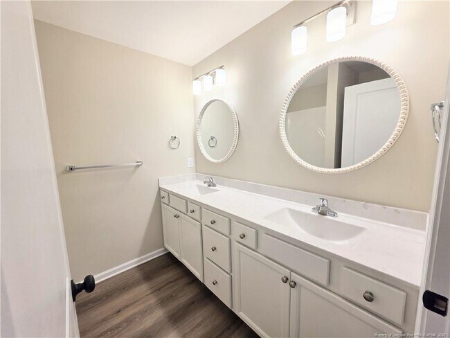 Foto del edificio - 1511 Fort Bragg Rd