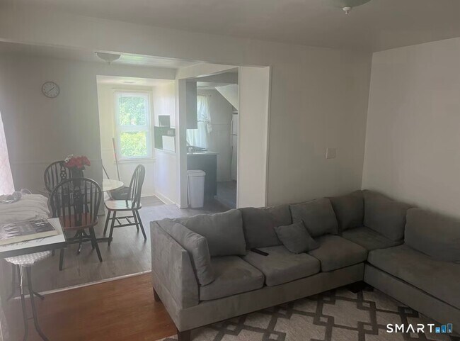 Foto del edificio - 24-26-26 Judson Ave