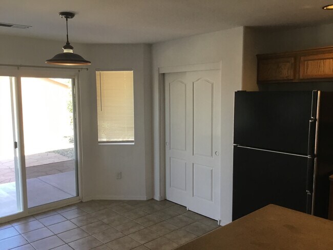 Foto del edificio - 3833 Oasis Springs Rd NE